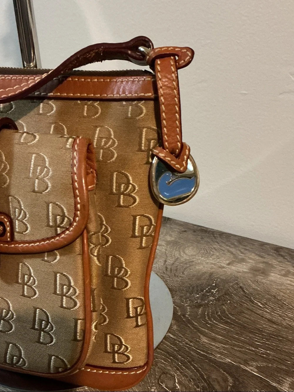 Dooney & Bourke Signature Letter Carrier Crossbody Bag Cocoa Body Tan Leather
